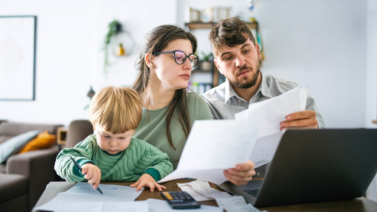 Americans spend nearly 4 hours a day thinking about money