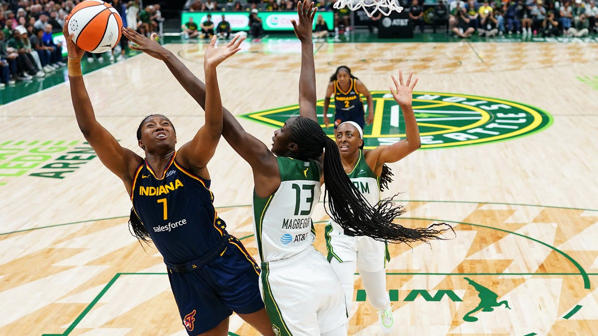 Where to watch Indiana Fever vs Los Angeles Sparks, Caitlin Clark injury
