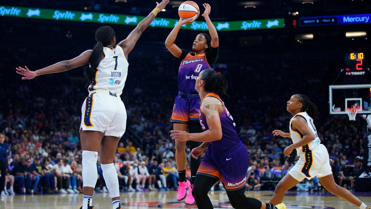 Mercury's Alyssa Thomas extends triple-double streak vs Indiana Fever