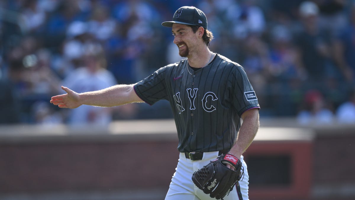Nolan McLean delivers much-needed lift in scoreless MLB debut