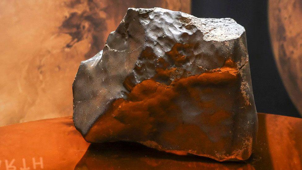 Mars rock found in Niger sells for millions in New York