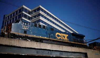 Toms Capital seeks CSX meeting after acquiring stake, sources say