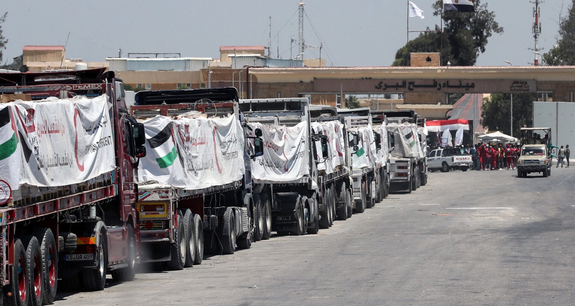 Hamas using secret cash stockpile, looted aid to pay employees and loyalists -- BBC