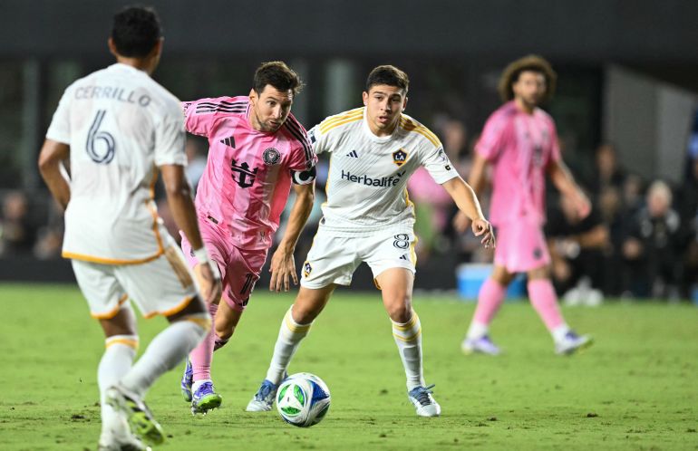 Lionel Messi in action.