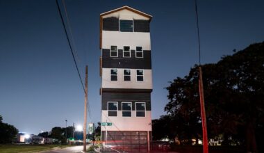 It towers over the Cedars unfinished. The hope and tragedy of Dallas’ ‘Beetlejuice’ House