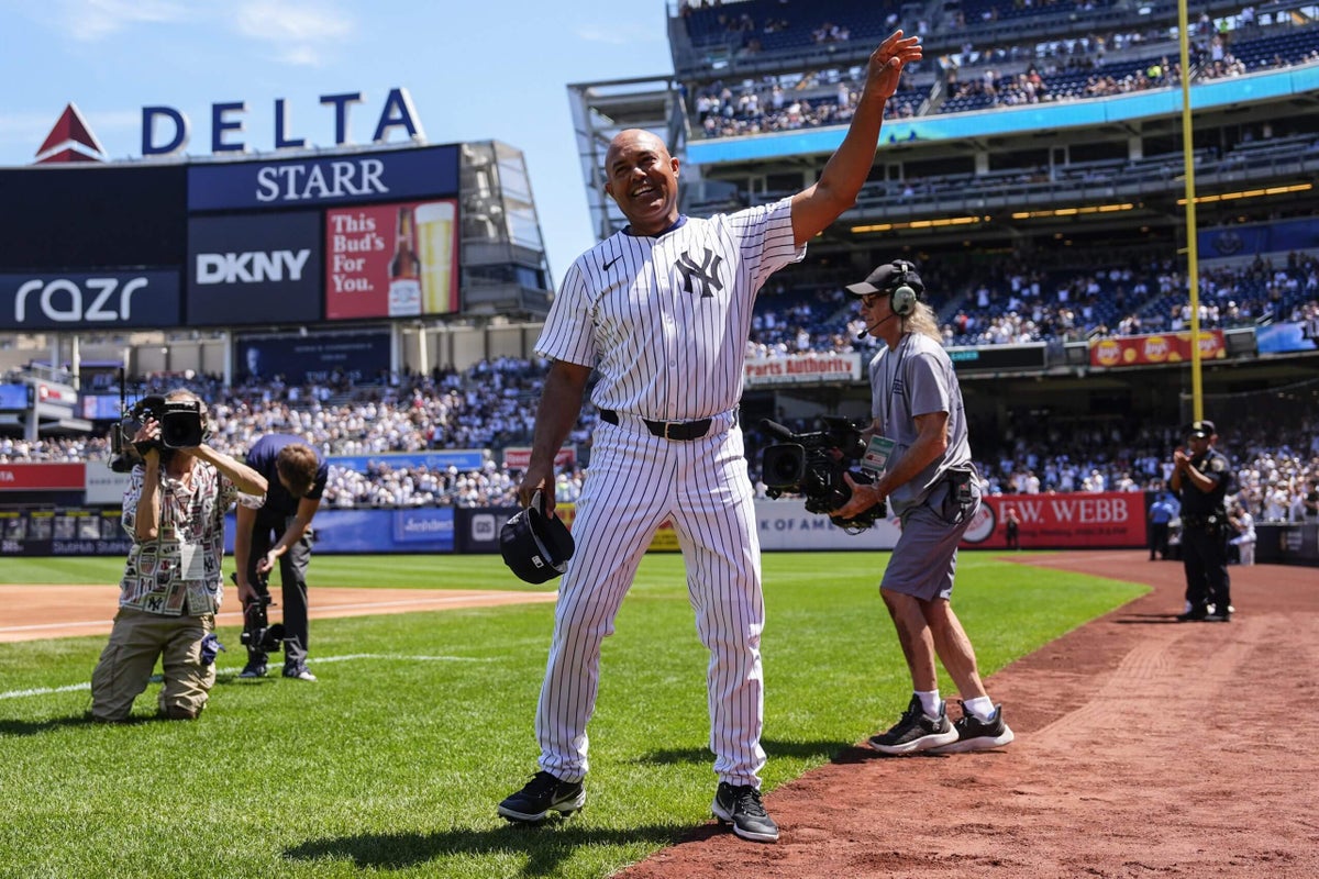 Mariano Rivera tears Achilles during Yankees Old-Timers’ Day game