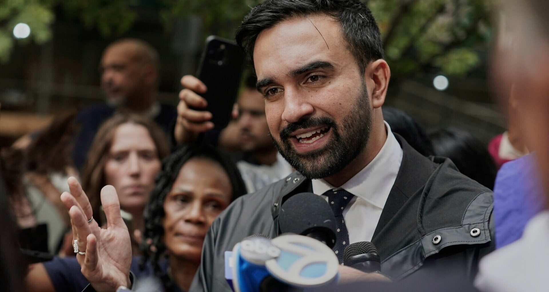 Amid NYC mayoral race, Jewish school requires parents to show proof of voter registration