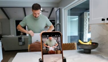 What happens when the Dallas-area influencer ‘normalizing’ the 9-to-5 quits his day job