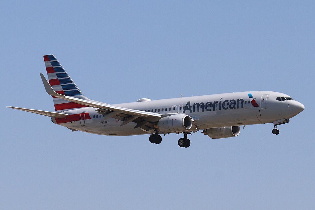 American Flight AA2415 Jacksonville-Dallas Declares Emergency, Diverts Houston