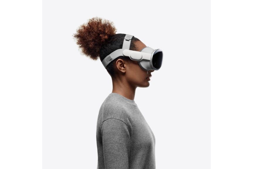 Apple's Vision Pro Struggles To Gain Traction Amid Slow Release Of Immersive Video - Apple (NASDAQ:AAPL)