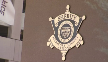 Mugshots return to Phoenix-area website, renewing controversy