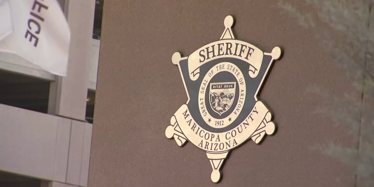 Mugshots return to Phoenix-area website, renewing controversy