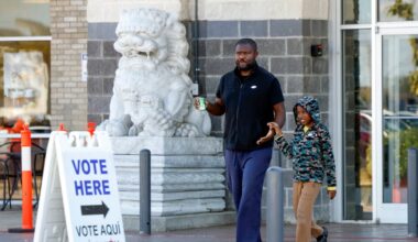 Letters to the Editor — Informed voters, U.S. politics, cellphone ban, Dallas Cowboys