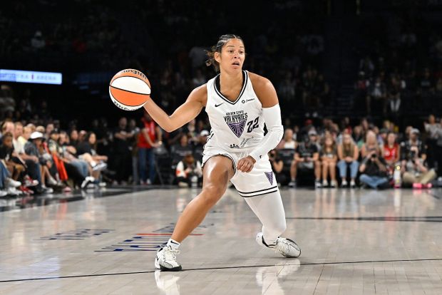 Veronica Burton #22 of the Golden State Valkyries dribbles the ball during the game against the Las Vegas Aces on Aug. 3, 2025 at Michelob ULTRA Arena in Las Vegas, Nevada. (Photo by David Becker/NBAE via Getty Images)