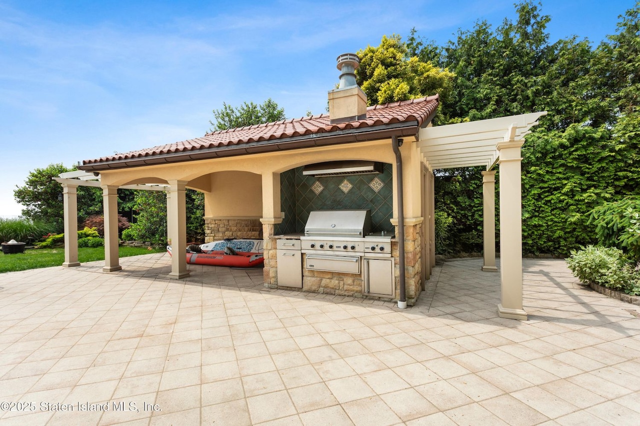 40 Wakefield Road, Eltingville