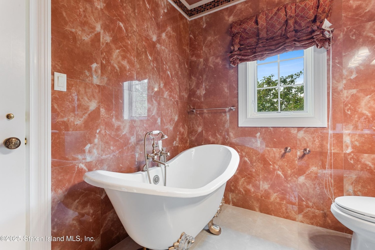 40 Wakefield Road, Eltingville