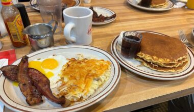 Food from San Diego classic diner Harry's Coffee Shop in La Jolla
