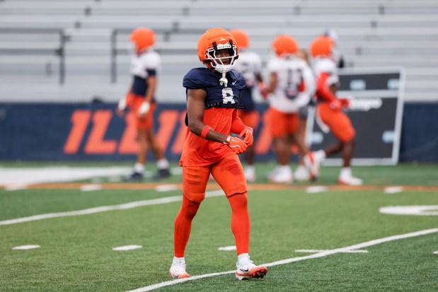 Illinois wide receiver Malik Elzy walks on the field during practice at Memorial Stadium on Aug. 7, 2025, in Champaign. (Armando L. Sanchez/Chicago Tribune)