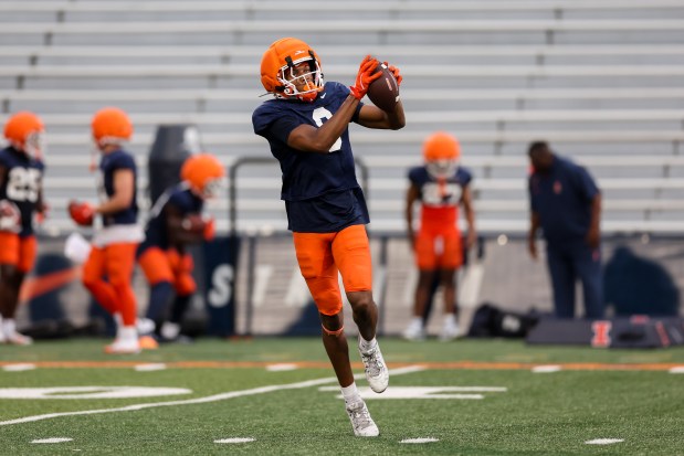 Illinois wide receiver Justin Bowick makes a catch during practice at Memorial Stadium on Aug. 7, 2025, in Champaign. (Armando L. Sanchez/Chicago Tribune)