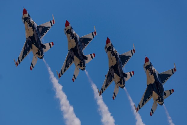 U.S. Air Force Thunderbirds perform during the Chicago Air and Water show near North Avenue Beach on Aug. 20, 2023 in Chicago. (Armando L. Sanchez/Chicago Tribune)