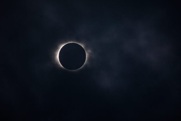 The solar eclipse is seen in totality at the campus of Southern Illinois University in Carbondale on Aug. 21, 2017. (Zbigniew Bzdak/Chicago Tribune)
