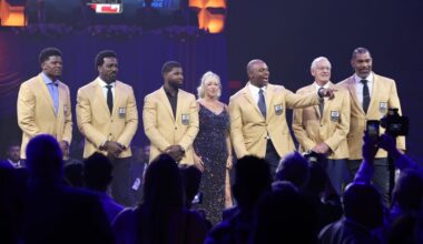 Bears greats Steve McMichael and Devin Hester inducted into Pro Football Hall of Fame