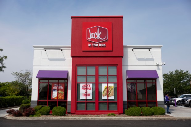 A Jack in the Box restaurant is open in Plainfield on Aug. 7, 2025. (Brian Cassella/Chicago Tribune)