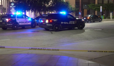 Driver shot in the head in downtown Houston, passenger hospitalized