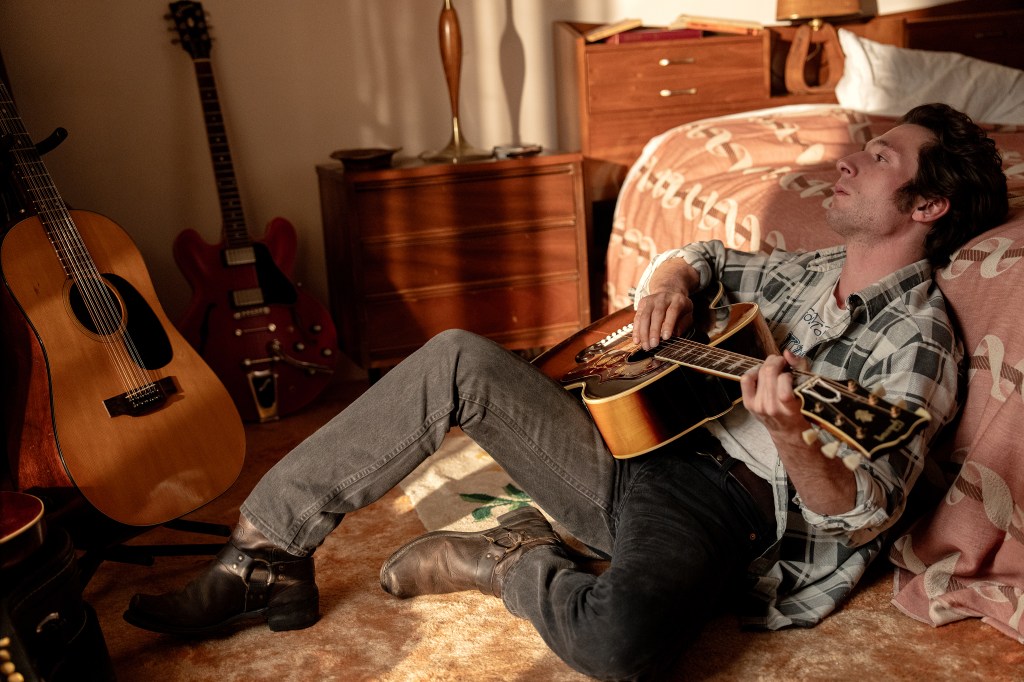 Springsteen: Deliver Me From Nowhere Review: Jeremy Allen White Rocks