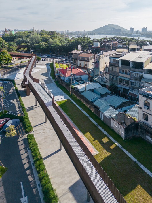 Old Fongshan City Wall Historic Route / MAYU architects - Image 16 of 26