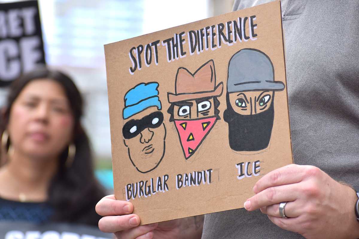 Philly Democrats rally behind ‘unmask ICE’ legislation