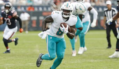 Dolphins' Alexander Mattison Reportedly Had Season-Ending Surgery for Neck Injury