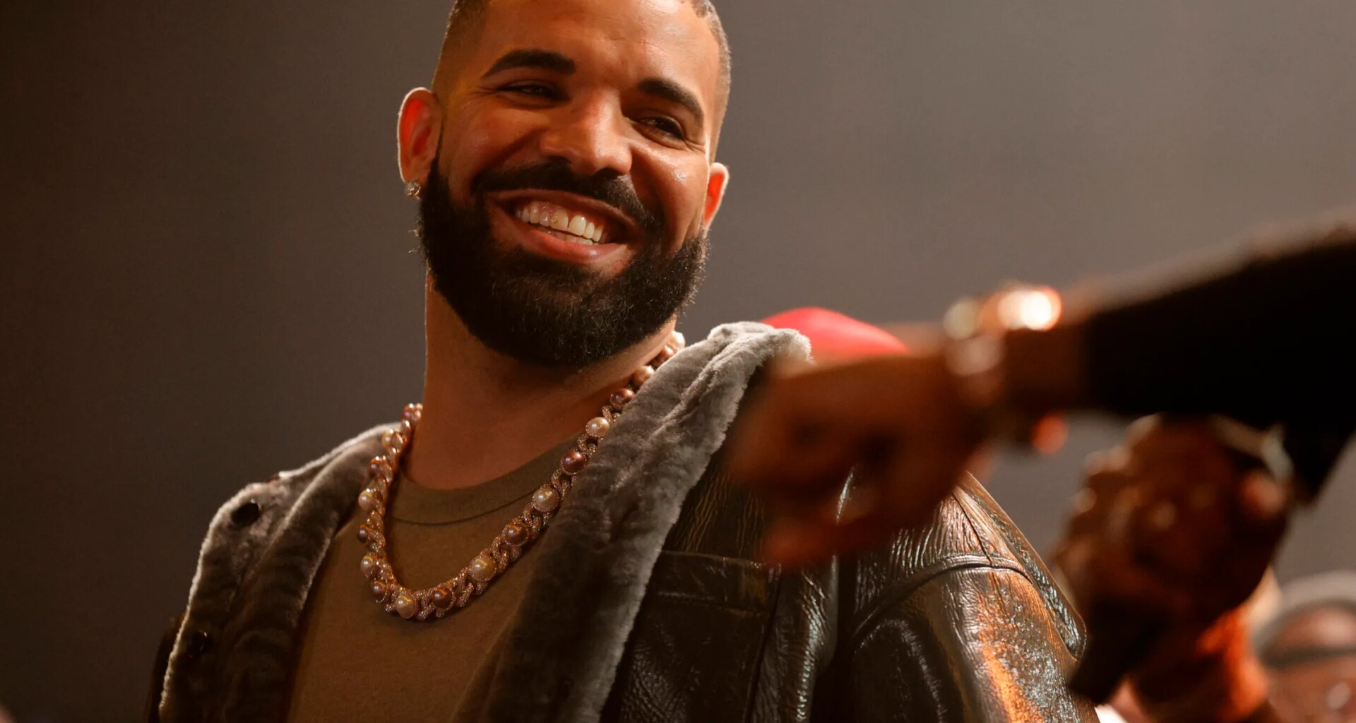Fan Sings Kendrick Lamar's "Not Like Us" For Drake In Denmark