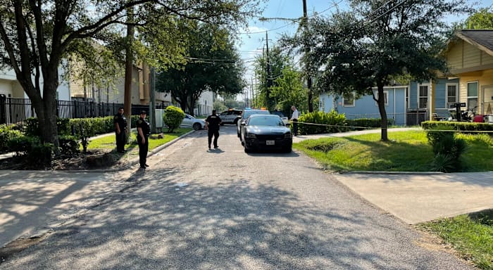 Man claims self defense after fatally shooting girlfriend who pointed gun at him in east Houston