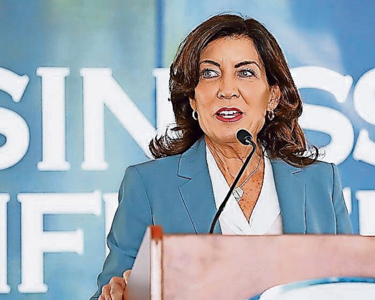 Gov. Hochul issues air quality alert as wildfire smoke from Canada spreads through region