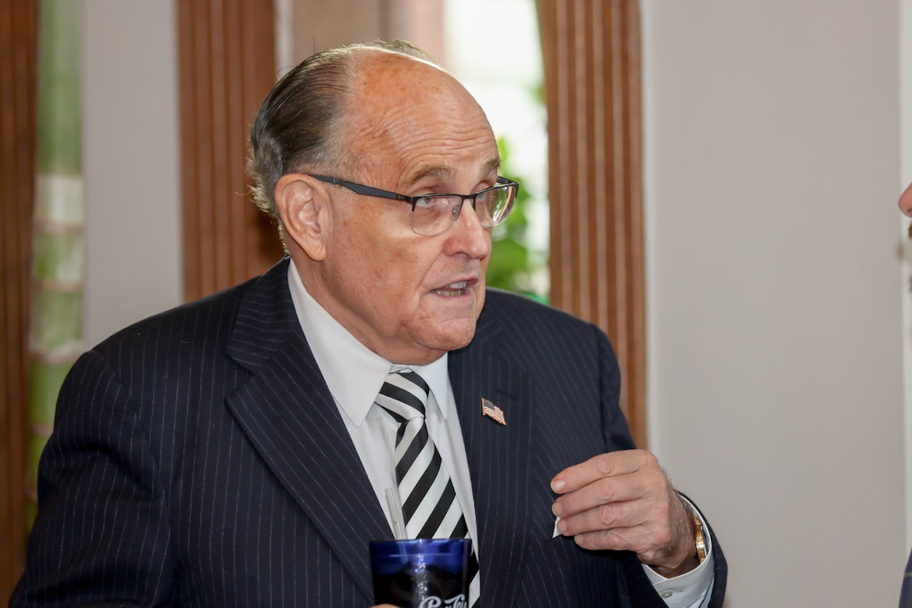 Giuliani bids farewell to NYC after taking bath on sale of troubled multimillion-dollar penthouse