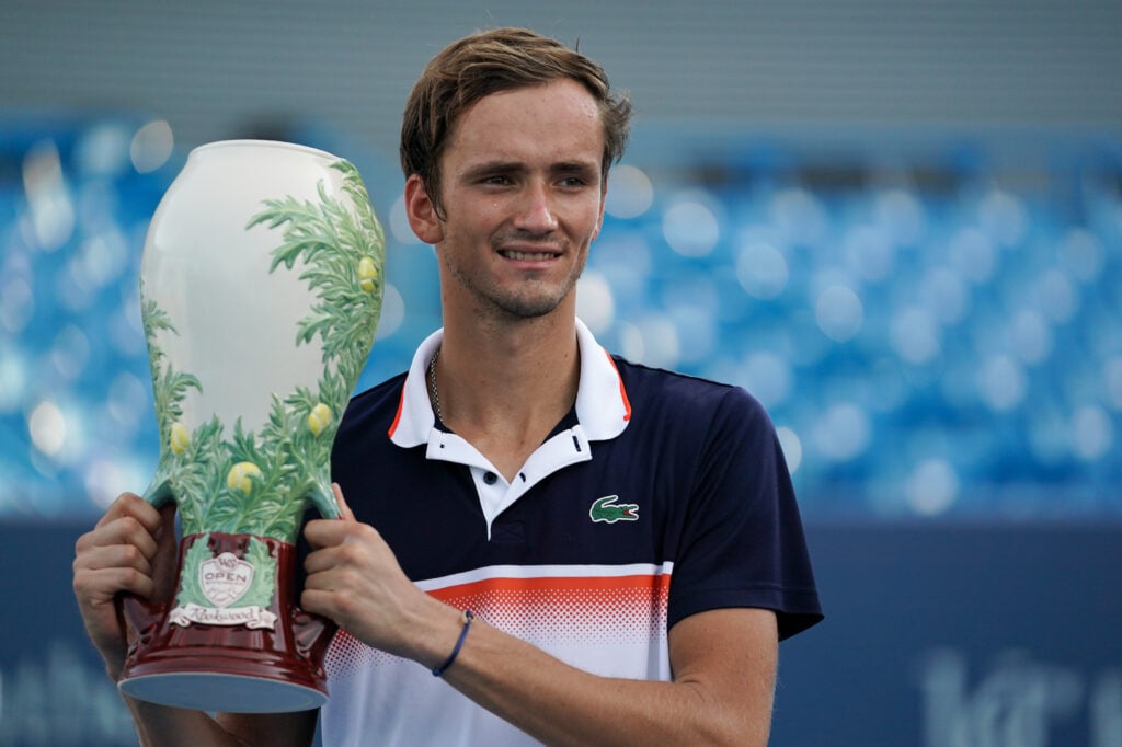 Daniil Medvedev poses with the Cincinnati Open title in 2019