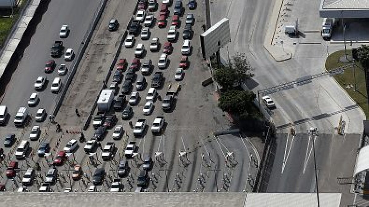 Officers shoot at man who tried to drive through US-Mexico border – NBC 7 San Diego