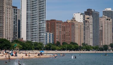 Man dies after being pulled from Lake Michigan in Lakeview – NBC Chicago