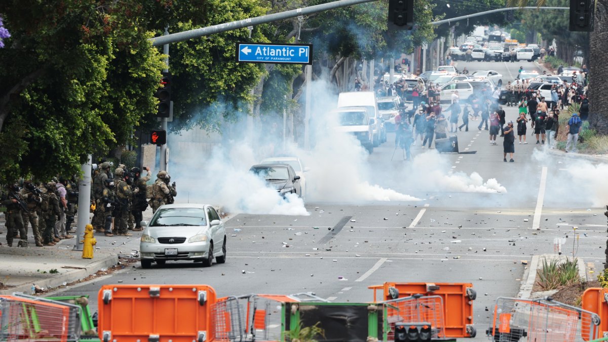 Man accused of throwing concrete at federal agents enters plea – NBC Los Angeles