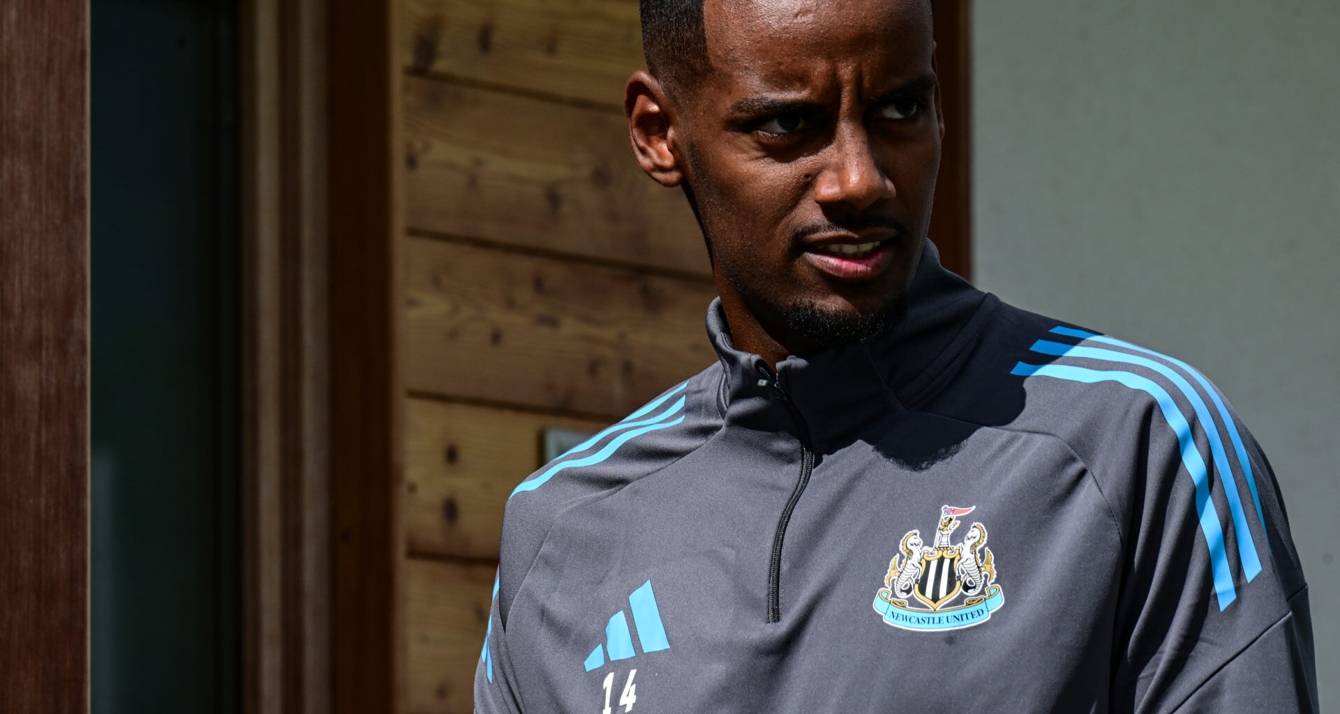 Luke Edwards shares what Alexander Isak's agent 'told' the striker about Newcastle United and Liverpool