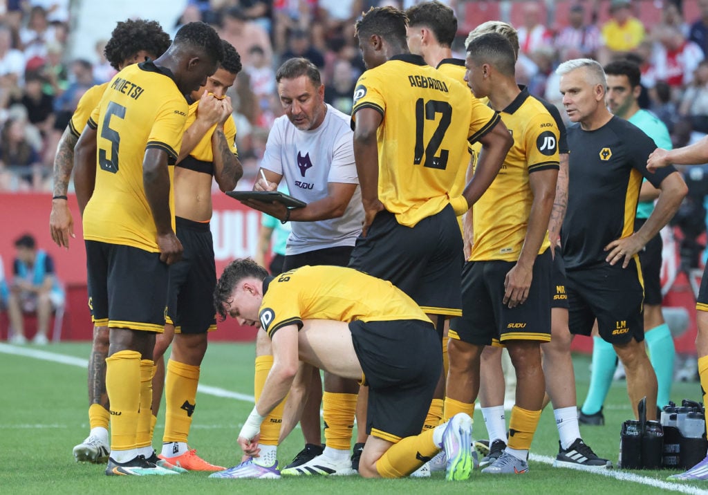 Vitor Pereira coaches during the match between Girona FC and Wolverhampton Wanderers FC, corresponding to the friendly match