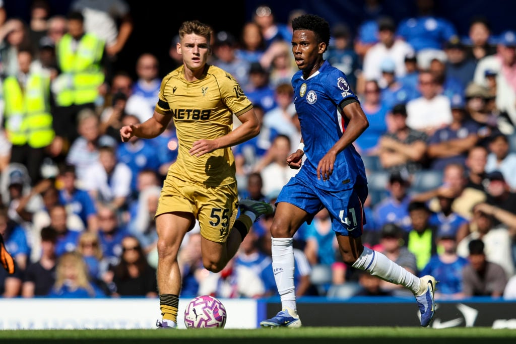 Estevao Willian playing for Chelsea against Crystal Palace in the Premier League.