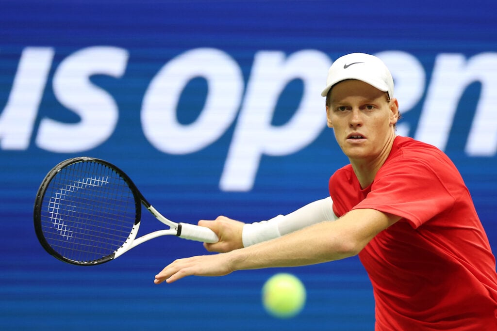 Jannik Sinner hits a forehand in a 2025 US Open practice session