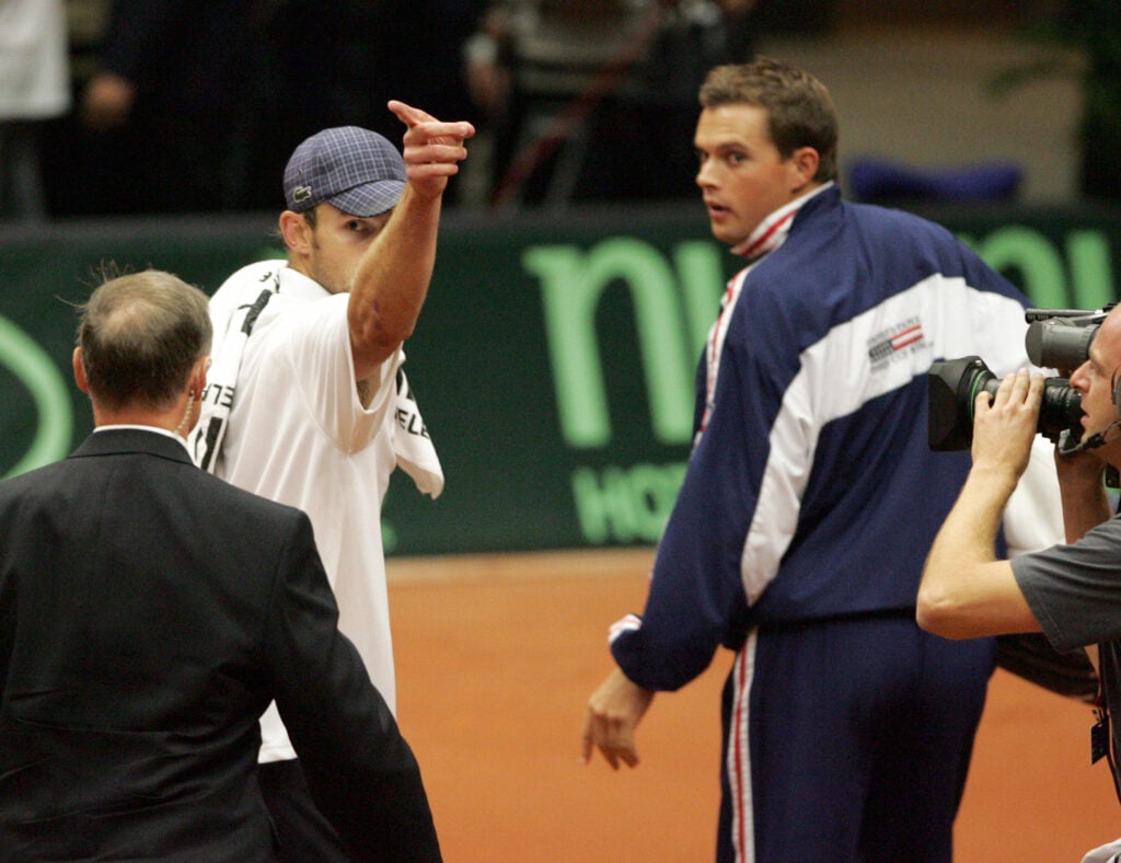 US Andy Roddick points after defeating Olivier Rochus at the 2005 Davis Cup