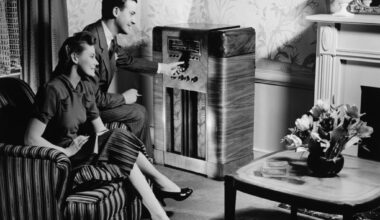 Southern California’s oldest FM radio station is still its most popular – Daily News