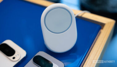 Google Pixelsnap Charger with Stand