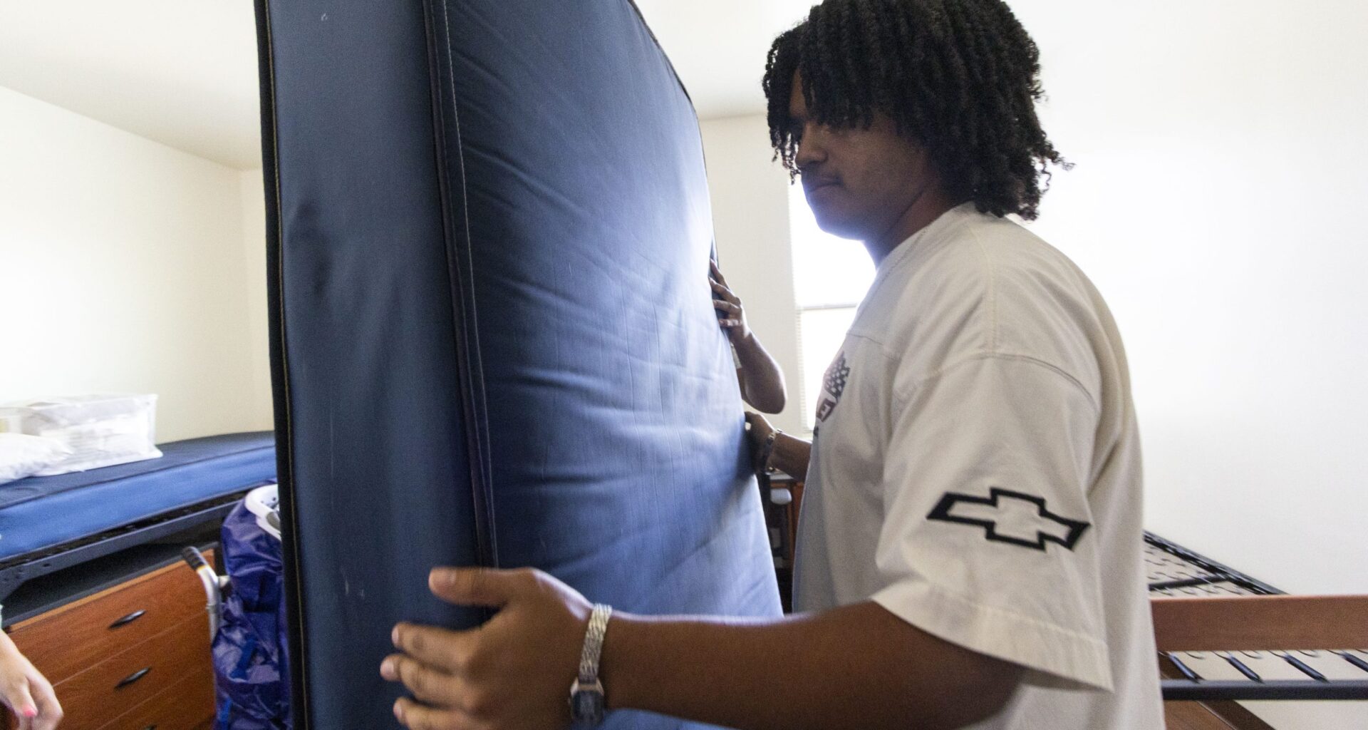 UTA students move in as the university looks to bolster on-campus residents