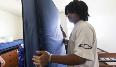 UTA students move in as the university looks to bolster on-campus residents