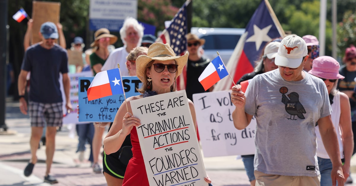 Gov. Greg Abbott resets Texas redistricting fight with second special session